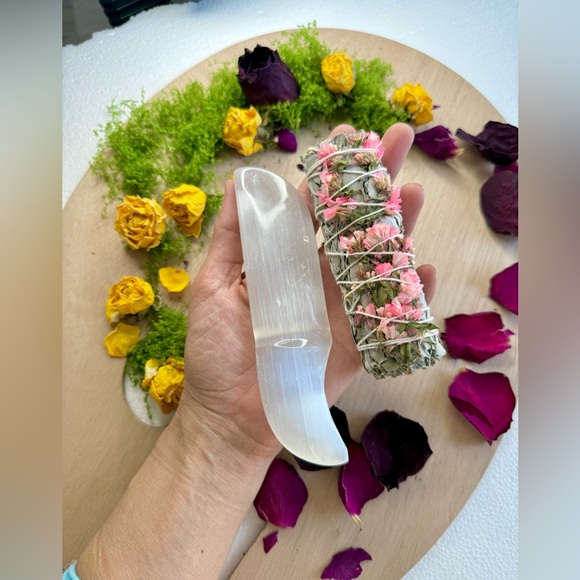 Selenite Dagger & White Sage  | Energy Clearing • Gentle Renewal - Picture 4 of 5
